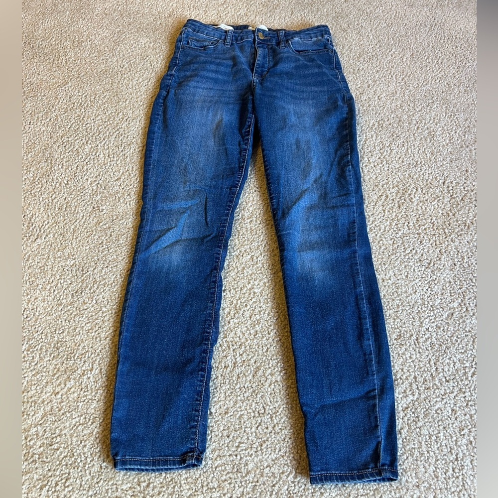 Universal Thread medium wash Skinny Jeans